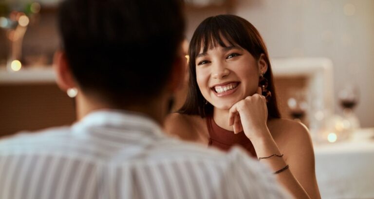 Read more about the article 8 Signs They’re Secretly Falling in Love With You (Even If They Don’t Say It)