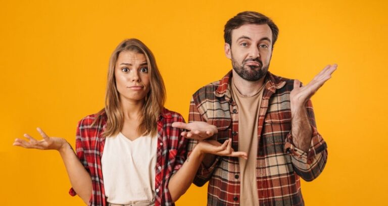 Read more about the article Decoding Mixed Signals in Dating: What They Really Mean (and How to Handle Them)